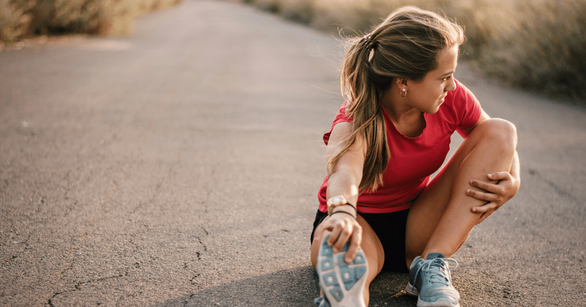 woman stretching before exercice